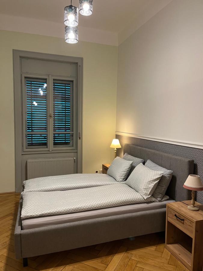 Barty Downtown 1 *